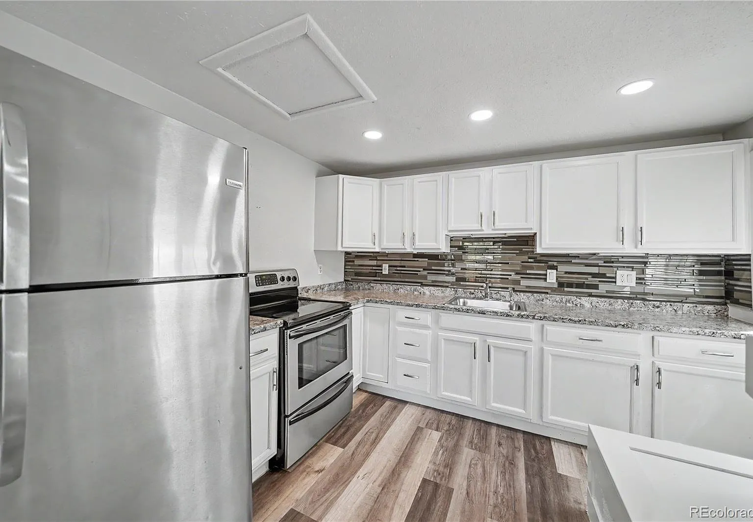 2 bed, 1.0 bath, 815 sqft, $1,795 — Photo 4