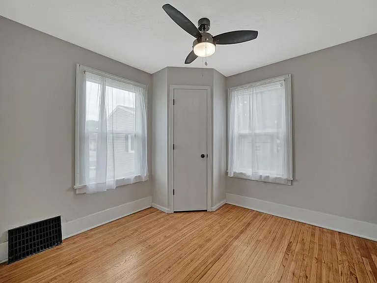 3260 Hitchcock St — Photo 11