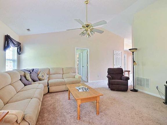 3rd image of 8428 Silverado Dr