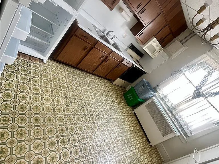 323 S 16th St #2 — Photo 8