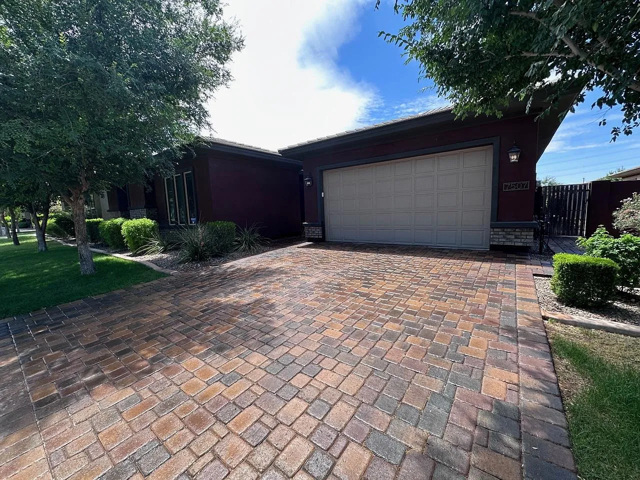 4 bed, 3.5 bath, 3017 sqft, $3,500 — Photo 2