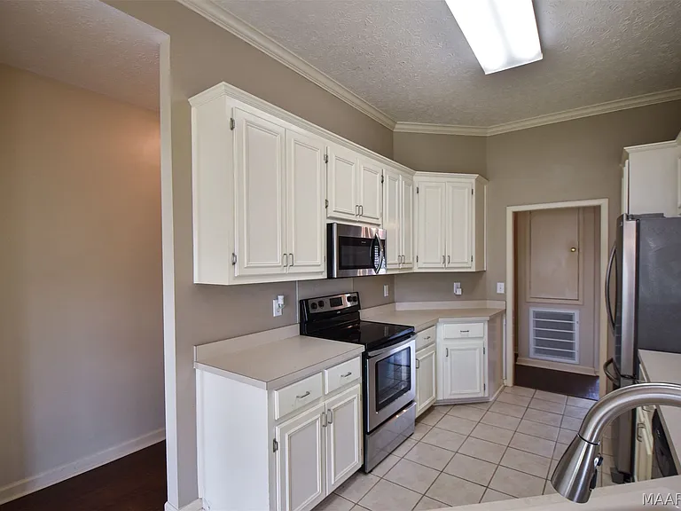 1691 Rambling Brook Ln — Photo 20