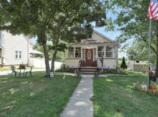 10 Oak St, Butler, NJ 07405