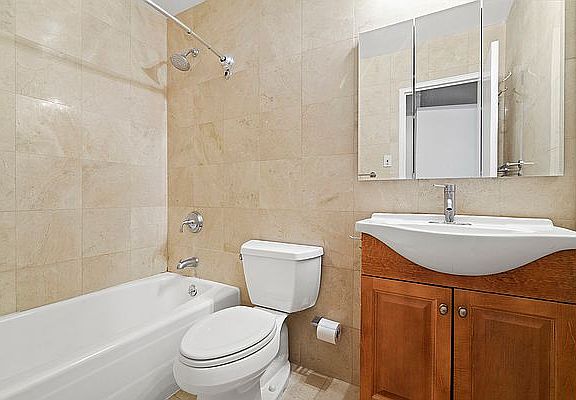 5th image of 401 E 89th St APT 10D