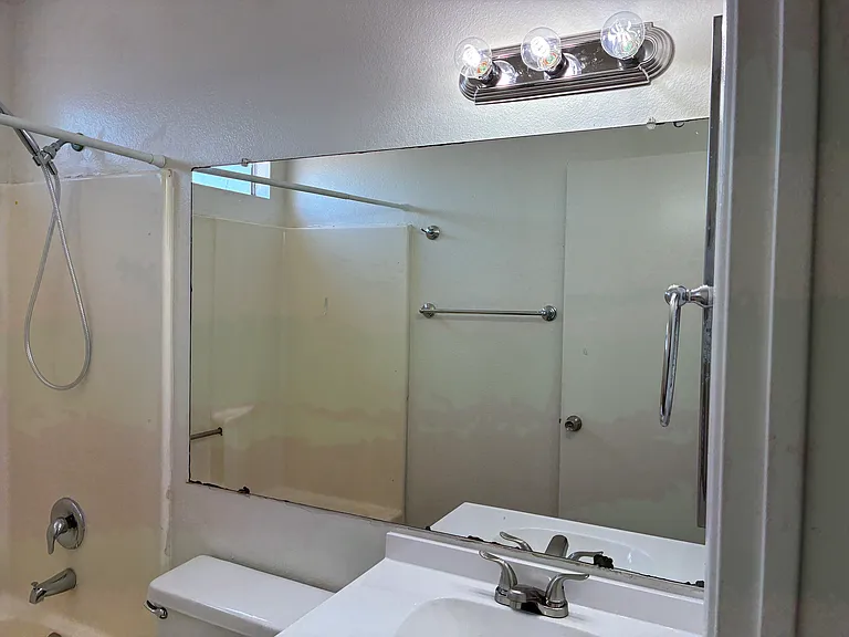 3672 W Oakland St — Photo 34