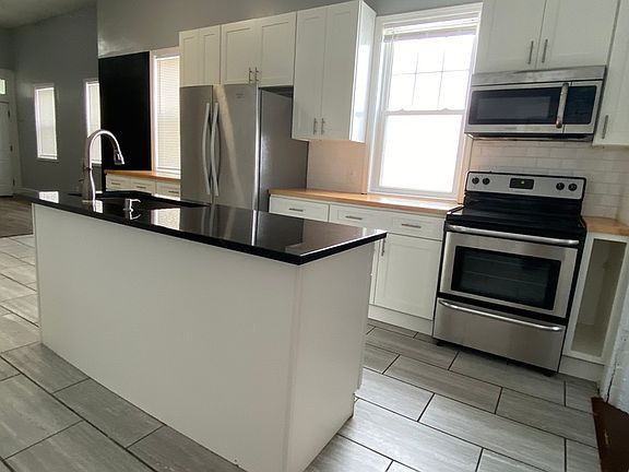 3rd image of 1707 Carrollton Ave
