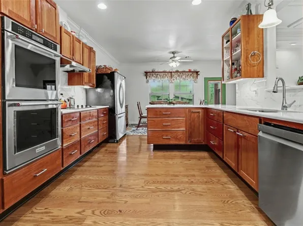 18 Nantwich Cir, Bella Vista, AR 72714