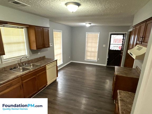 3rd image of 3921 Ross Rd