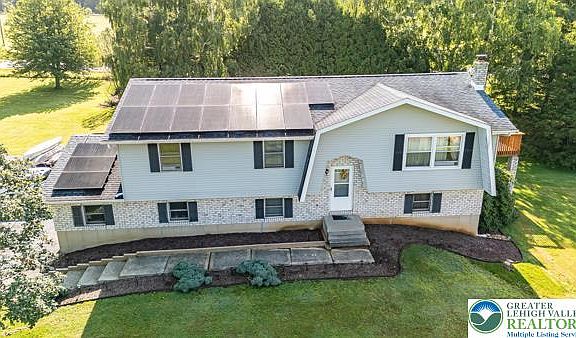 4th image of 12 Manor Ln