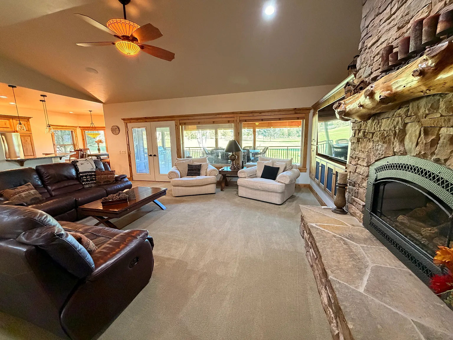 6 bed, 4280 sqft, $3,000 — Photo 4