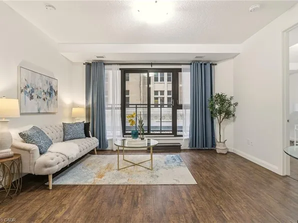 112 King St E #408, Hamilton, ON L8N 1A8