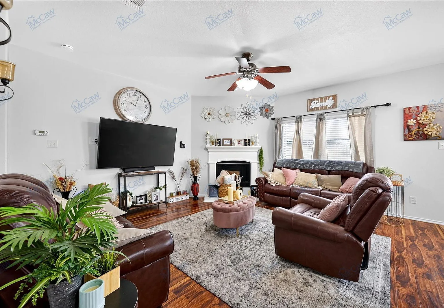 4 bed, 2.5 bath, 2400 sqft, $2,650 — Photo 4