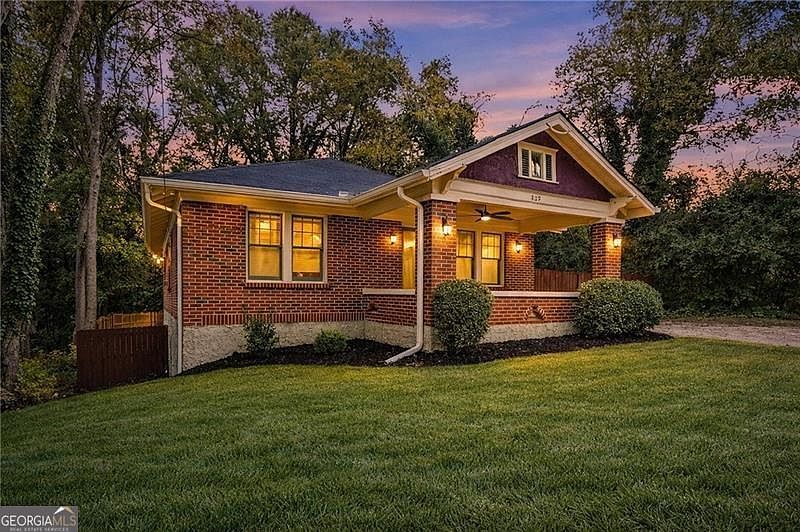 1st image of 829 Rose Cir SW