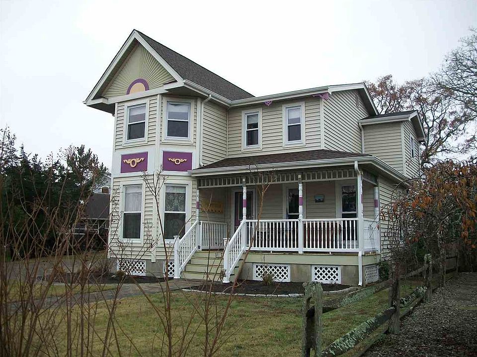 1st image of 402 Oxford Ave