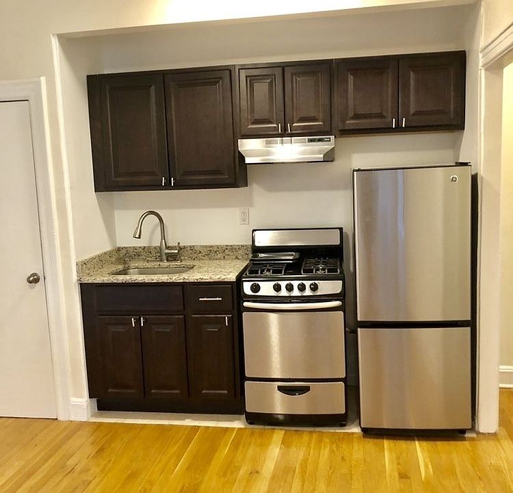 2nd image of 4705 44th St APT D4