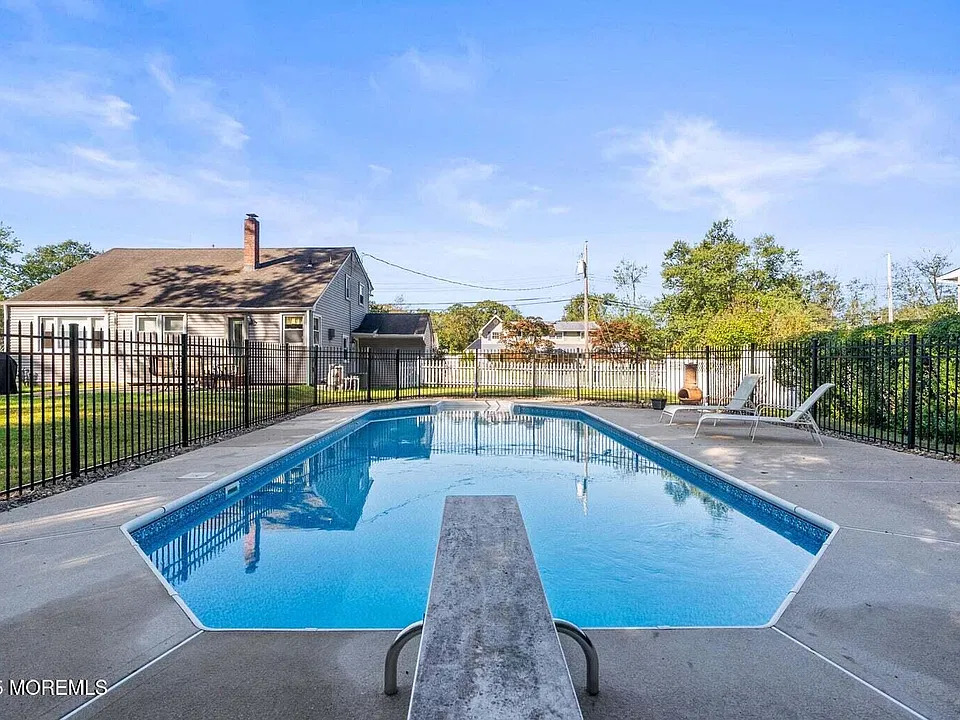 23 Barbara Ln