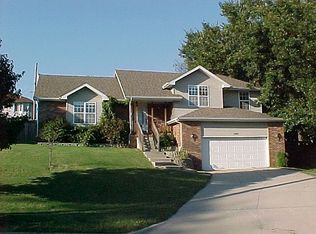 1969 W Arlington St, Springfield, MO 65810