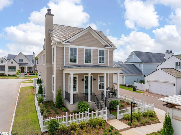 2 Belgard Dr, Greenville, SC 29615