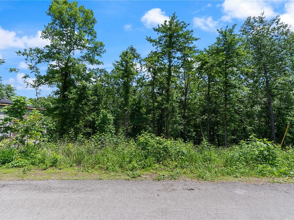 1st image of Cromarty Ln #15