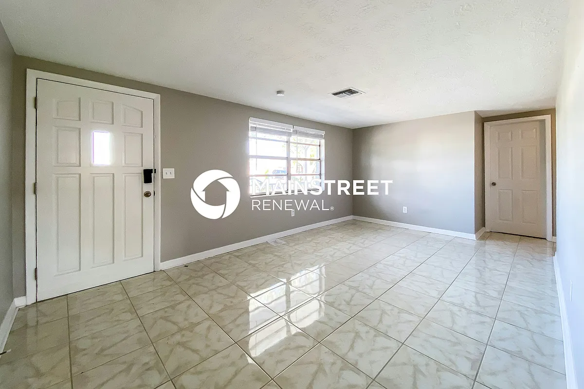 Living Room - 3916 Darlington Rd