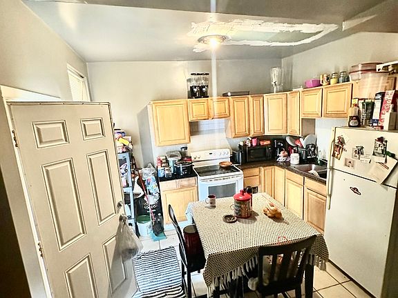 3rd image of 1234 S Lawndale Ave