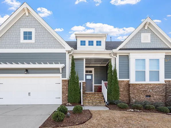 324 Lucky Ribbon Ln, Holly Springs, NC 27540