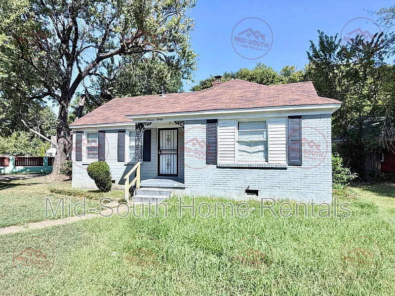 3 bed, 1.0 bath, 1565 sqft, $1,095 — Photo 2