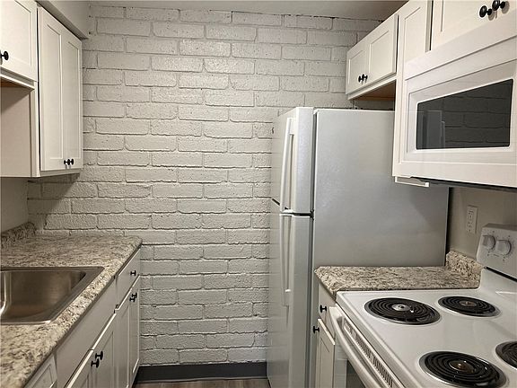 3rd image of 200 Milltown Rd #205