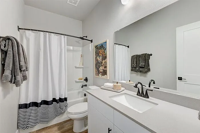 4604 Colosseum Way — Photo 39