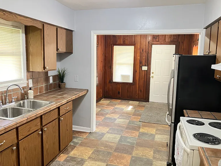 3522 Herrick St — Photo 6