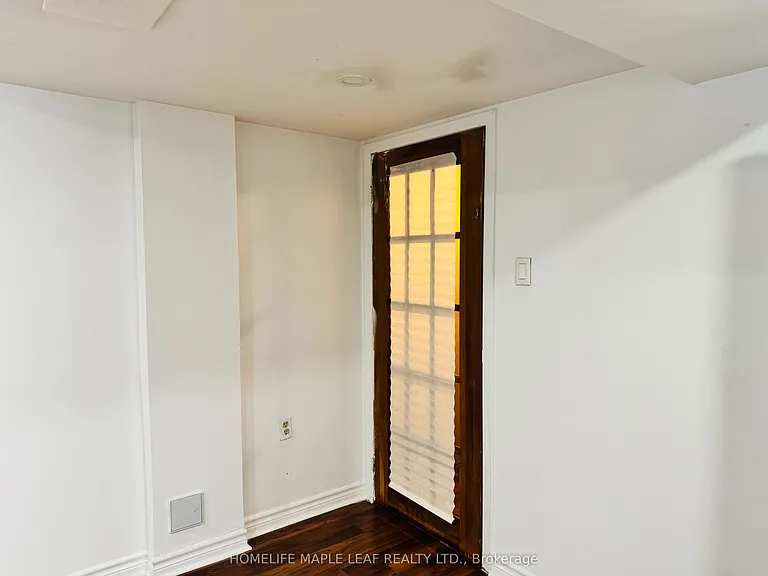 8 Montrose Pl — Photo 5