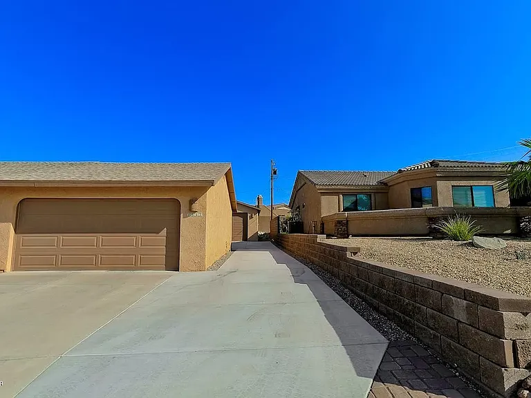 2557 Sunkentree Dr — Photo 5