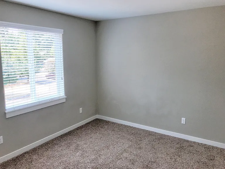 5518 SE 61st Ave — Photo 8