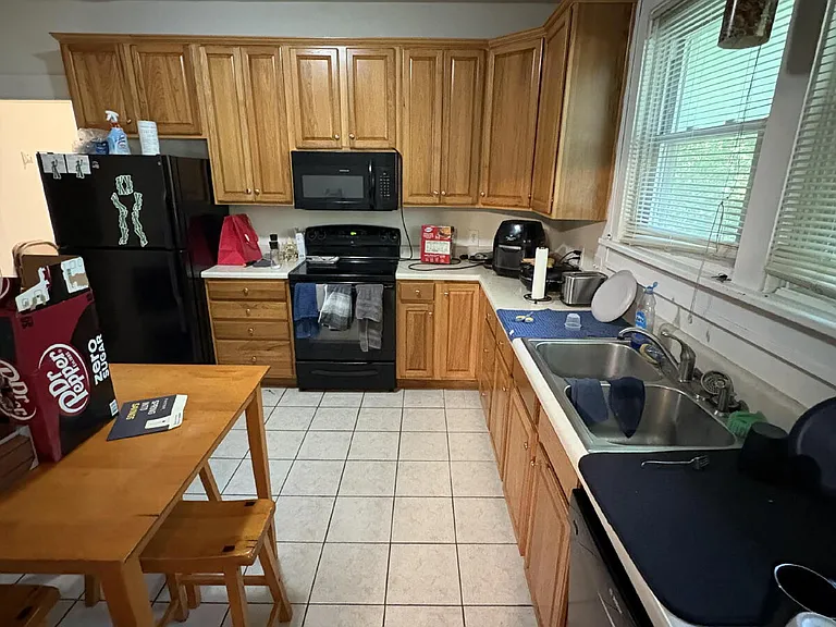 110 S College Ave — Photo 9