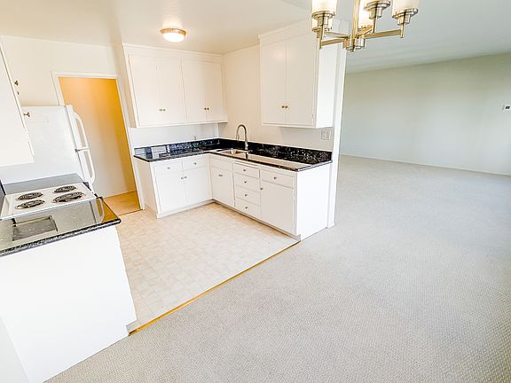 5th image of 47 Seward St #2
