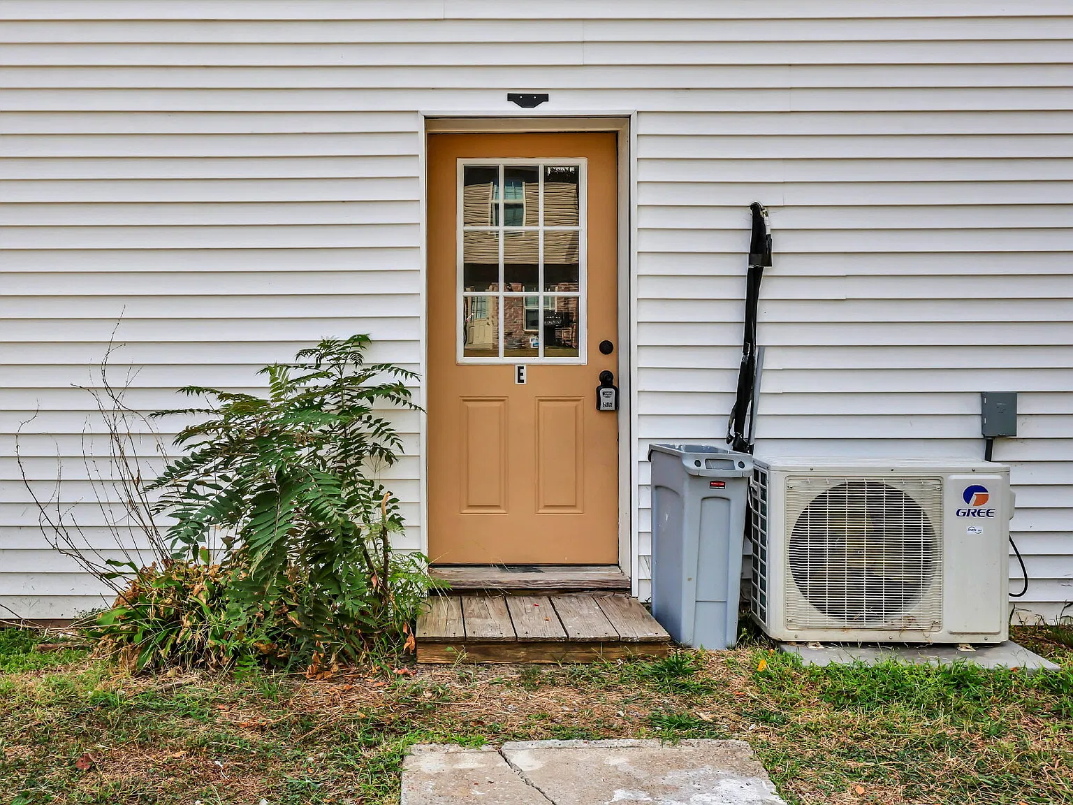 1 bed, 1.0 bath, 550 sqft, $695 — Photo 2