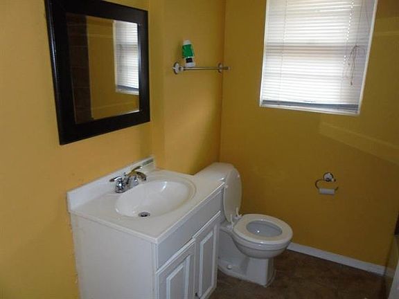 4th image of 2206 Gaylord Dr