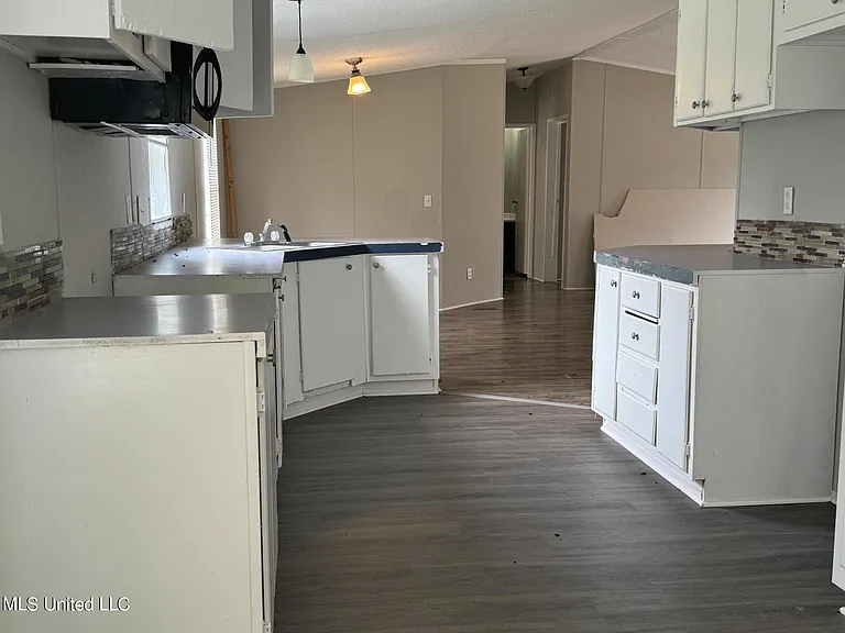 5575 Robin Wood Rd — Photo 5