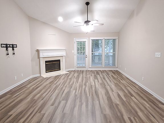 2nd image of 3024 Camden Way