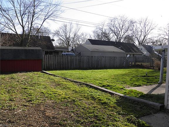 3rd image of 4900 Elmwood Dr