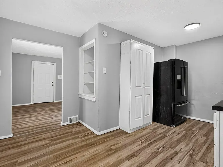 7534 Blanding Dr — Photo 11