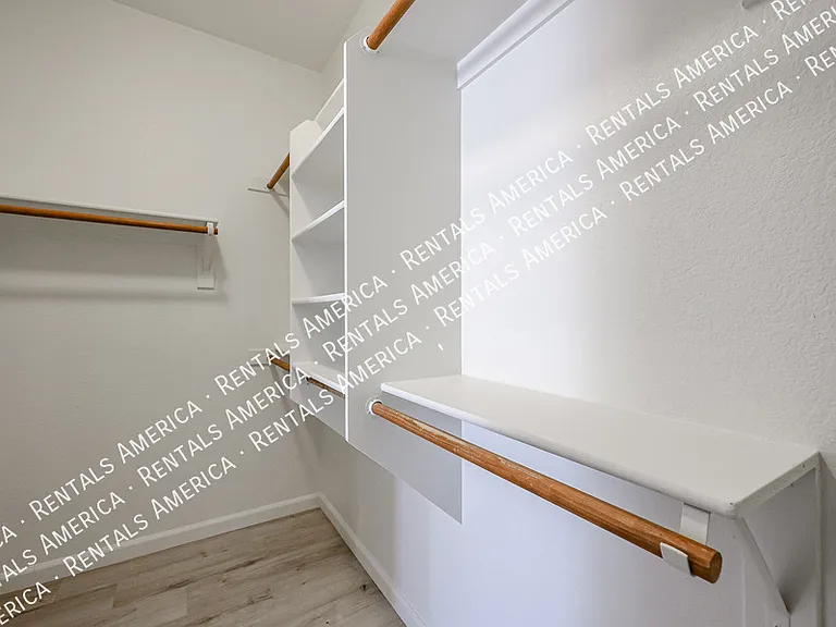 764 E Sheffield Ave — Photo 33
