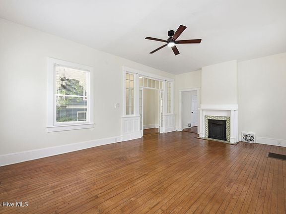 5th image of 511 Middle St Unit A