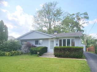 208 Albert Ter, Wheeling, IL 60090