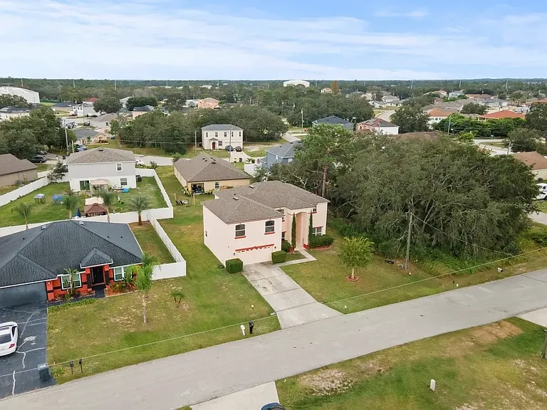 1911 Michigan Ct — Photo 8