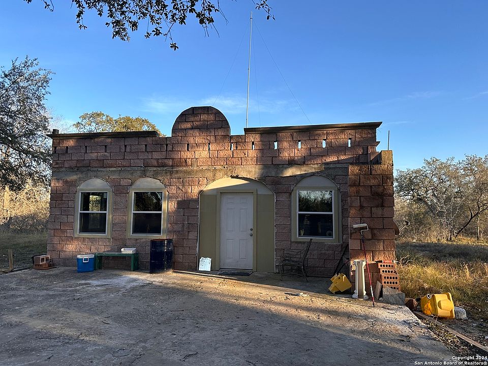 1st image of 345 SIR DAVID LN