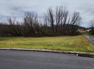 6262 Tuscarora Dr, Huntingdon, PA 16652