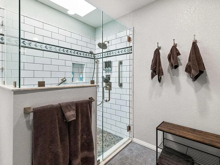 235 Santa Barbara Cir — Photo 41