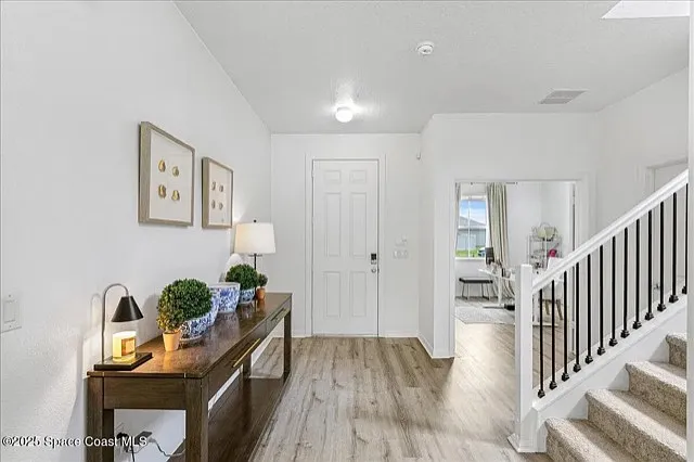 4 bed, 2.5 bath, 2666 sqft, $2,850 — Photo 3