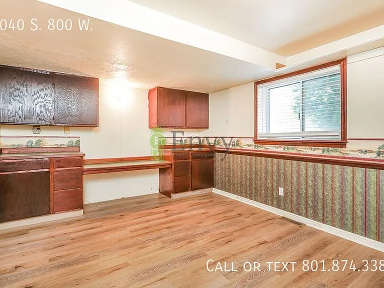 1040 S 800 W — Photo 26